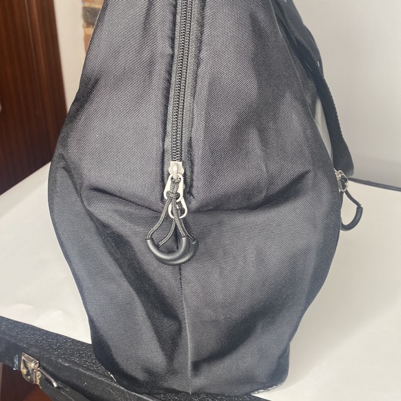 Adidas over night bag - Picture 6 of 8